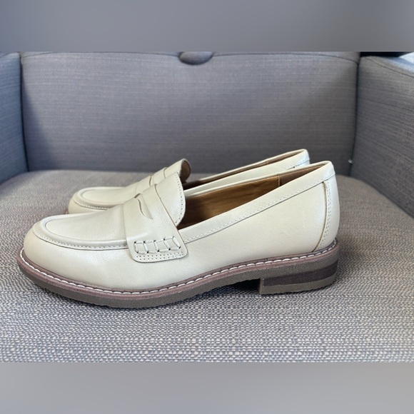 Earth Java White Leather Women’s Penny Loafers NWOT  Size 5 - Picture 5 of 6